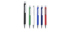 Bolígrafos colores cuerpo engomado y logotipo cromado